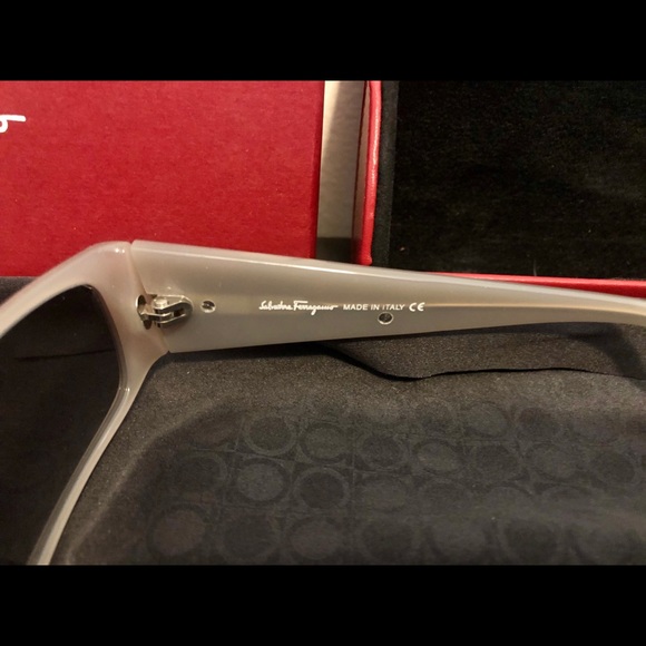 Salvatore Ferragamo Maharani Crystal Embellished - Picture 5 of 6